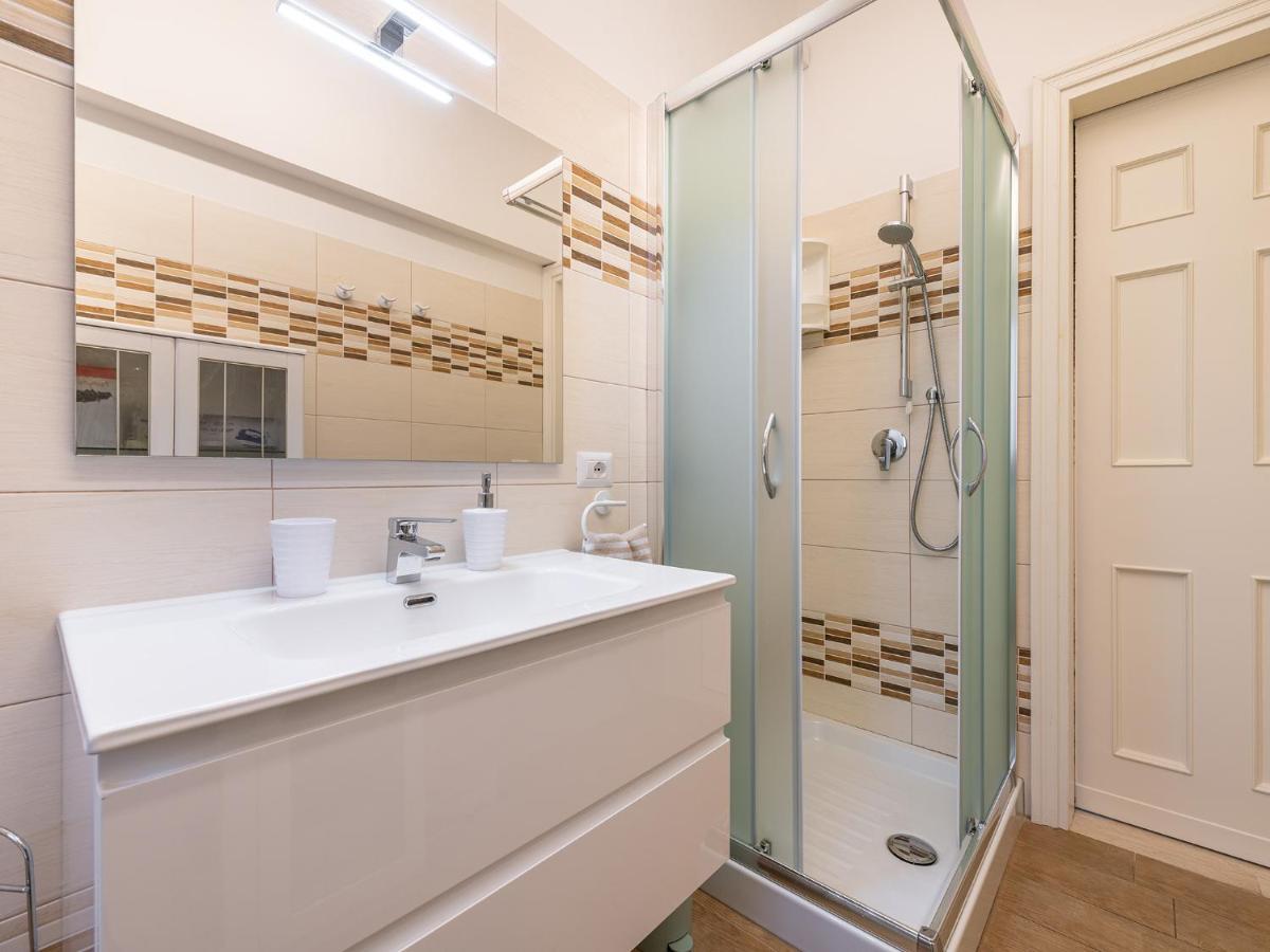 Apartment On Shopping Street Cagliari Exterior foto